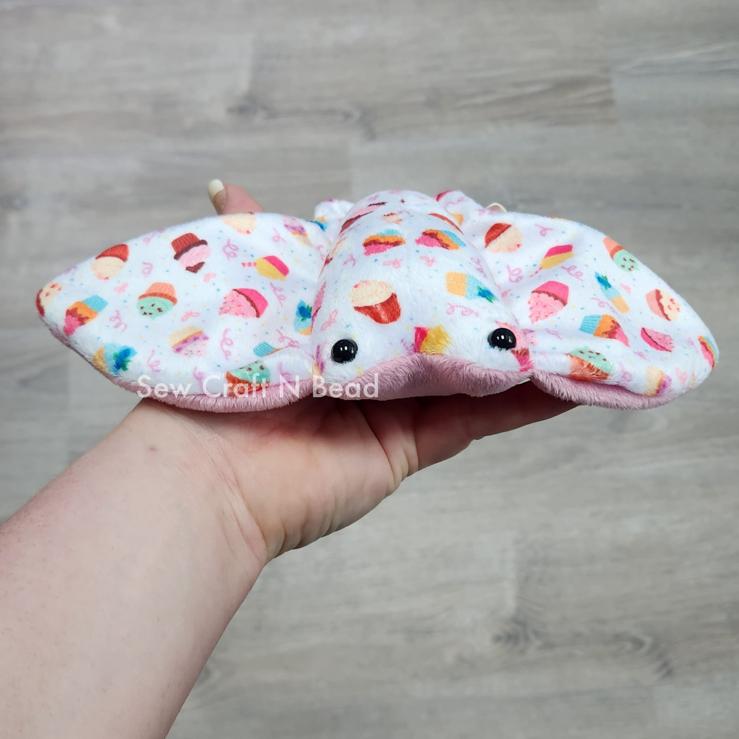 Cupcake Stingray (READY TO SHIP)